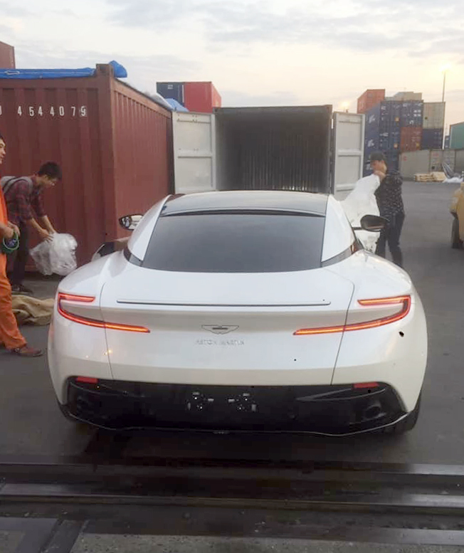 aston-martin-db11-v8-thu-5-tai-viet-nam-3-156758539734741793542