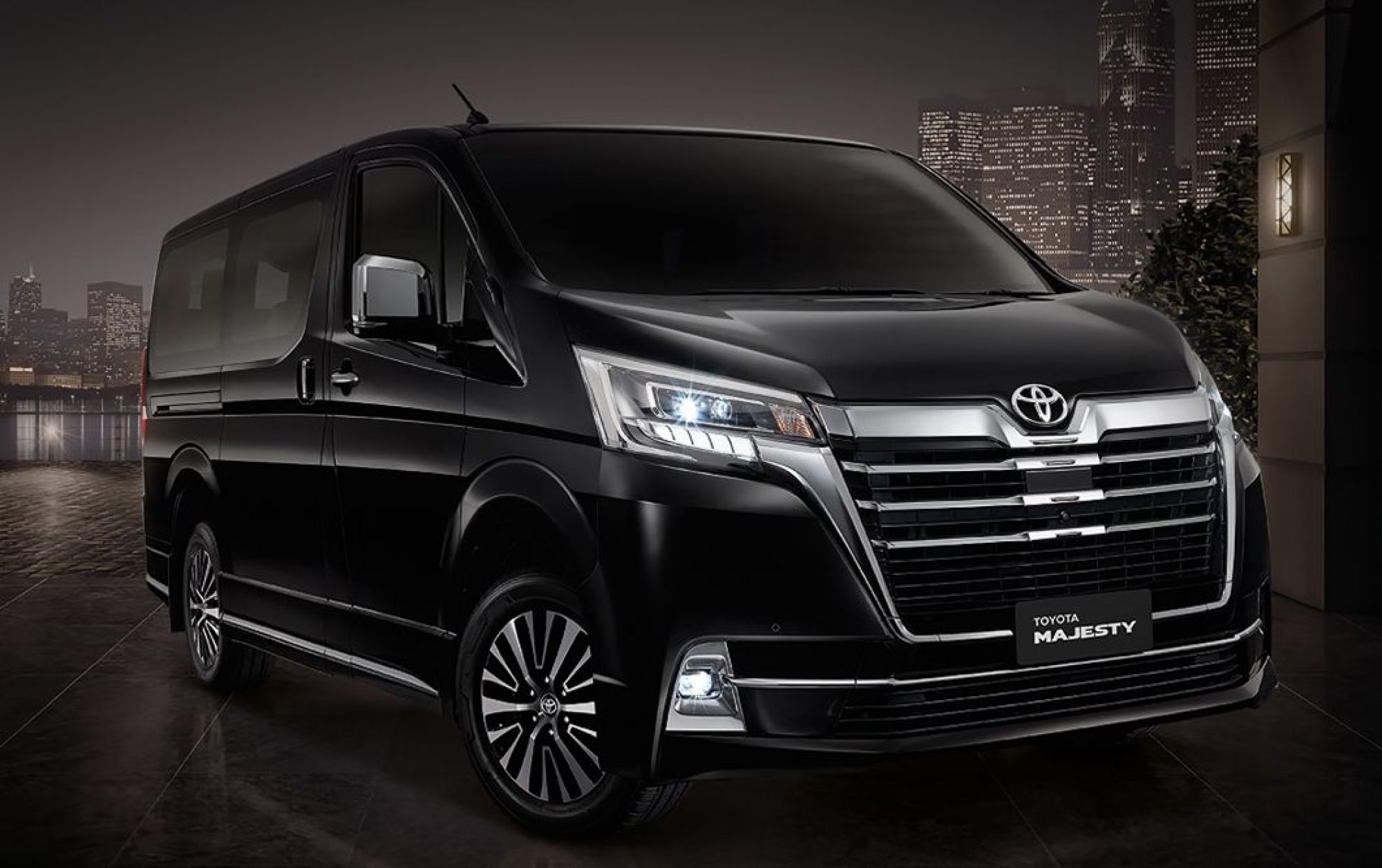 Toyota Majesty 2019 9 chỗ ngồi chính thức giới thiệu tại Thái Lan